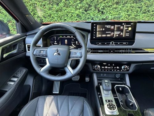 Mitsubishi, Mitsubishi Outlander, 2026 Mitsubishi Outlander Plug-In Hybrid: First Drive Review