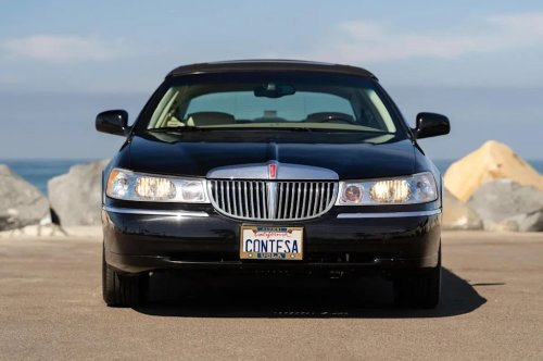 2001 Lincoln Town Car Signature for Sale With 31,400 Miles