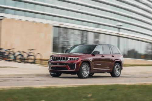 View Exterior Photos of the 2026 Jeep Grand Cherokee Summit