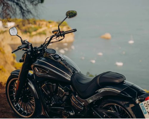 This Stunning, Affordable New Retro-Styled Cruiser Might Be the Most Rider-Friendly Yet