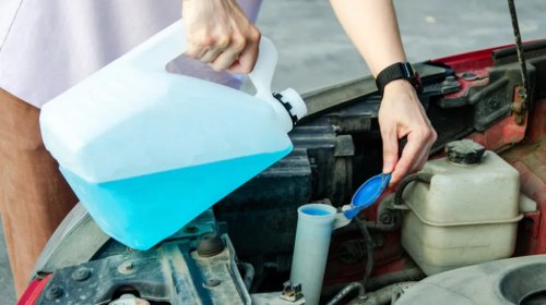How To Make Your Own Windshield Washer Fluid (And Why You Should)