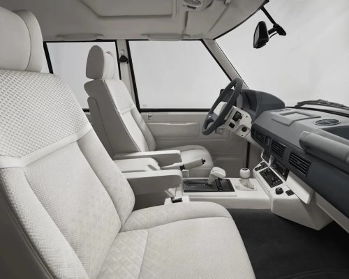 Range Rover’s Most Refined SUV Is Even Better as an Old-School 4×4