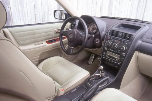 A Photo Tour of the 2001 Lexus IS300