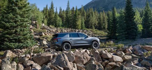 Toyota, Toyota Highlander, Hyundai, Hyundai Palisade, Chevrolet, Chevrolet Traverse, Toyota Highlander Vs. Hyundai Palisade Vs. Chevrolet Traverse: Which One Is The Safest? There's One Clear Winner