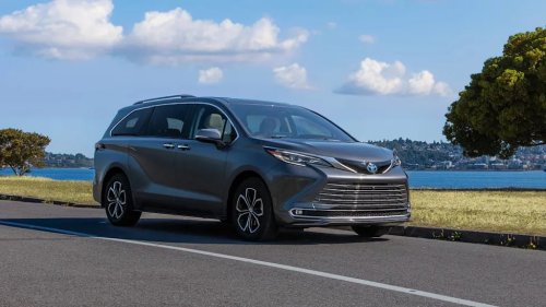Toyota vs Honda vs Chrysler vs Kia: The Safest Minivan on the Market