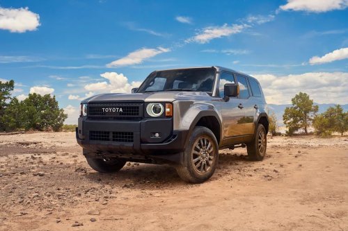 We Tested the Top Mid-Size SUVs, and These Are Our Favorites