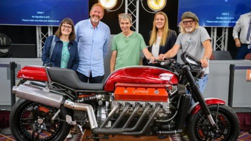 Dodge, Dodge Viper, This 500-bhp Dodge Viper V10 Motorcycle Sold for $172,000—And It's Not Headed to a Garage