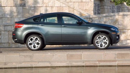 Everyone Talked About the BMW X6, But the Infiniti FX35 Deserved More Credit