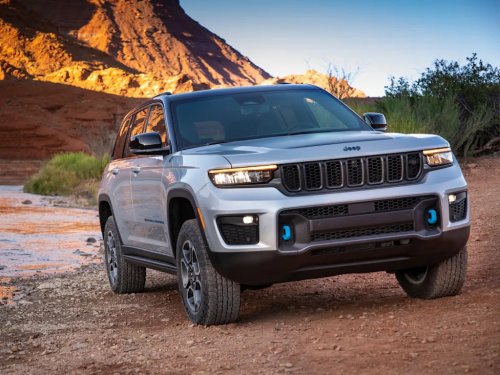Jeep Recalls 328,381 Grand Cherokees for a Problem Two Recalls Didn’t Fix