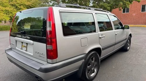 At $4,700, Could You Overlook This Exquisite 2000 Volvo V70 XC's One Major Flaw?