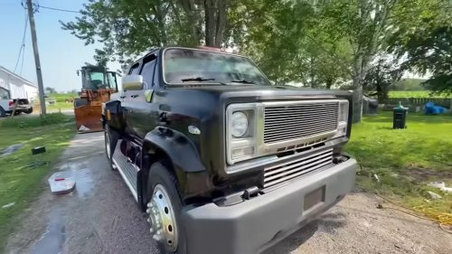 Man Discovers The Weirdest Square Body-Looking Barn Find — What Is This Thing?