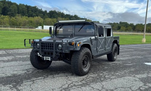 This Show-Quality 2007 AM General M1152A1 Humvee Pickup Is Built for Road and Trail