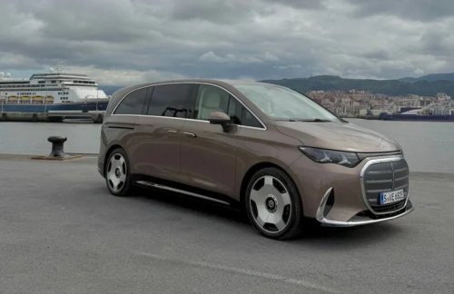 Every Family Car Should Be as Posh as the Mercedes-Benz VLE Luxury Electric Minivan