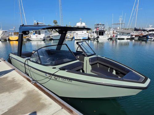 I Drove Arc's 500 HP Electric Wake Boat &amp; It Aims to Fix Everything You Hate About Boating