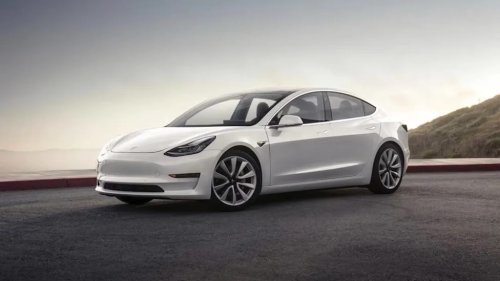 Tesla, Tesla is Getting Sued For Its Incompetent Autopilot System Again