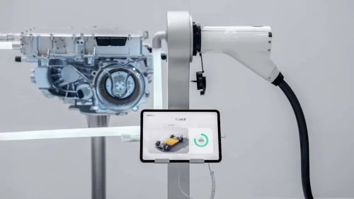 Geely's New Charging Tech Can Top Up An EV in Under 9 Minutes