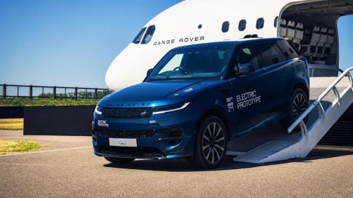 Range Rover Goes Electric: 77,000 People Are Already On the Wait List
