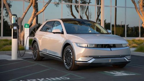 Forget Range Anxiety. EV Drivers Are Apparently Facing 'Hot Dog Anxiety’