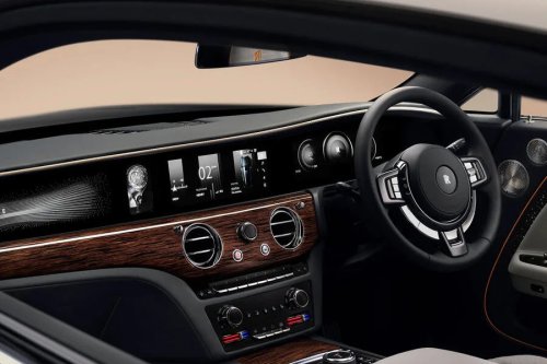New Rolls-Royce Spectre boosts power and claims 390-mile range