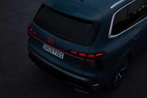 See Exterior Pics of the 2027 Audi Q7