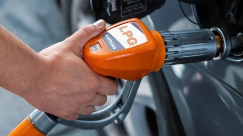 How Russians Are Modding Their Cars To Run Without Gasoline During Fuel Shortage
