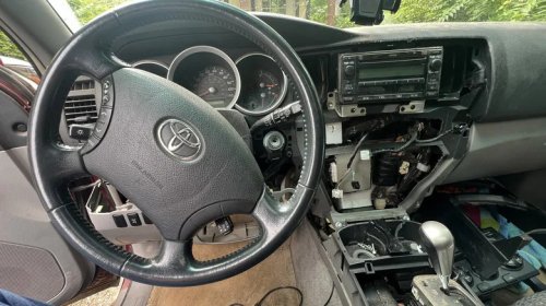 Toyota, Toyota 4Runner, I Put Apple CarPlay In My Wife's 2006 Toyota 4Runner And I'm Never Looking Back