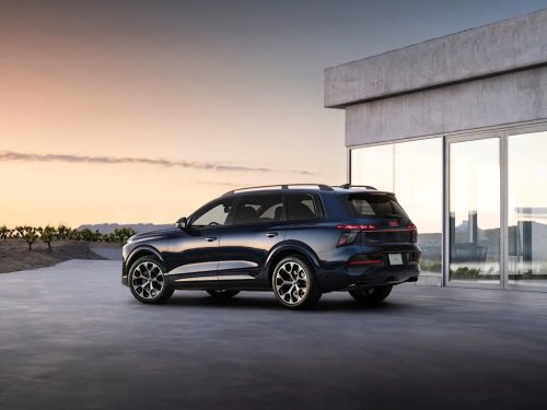 View Exterior Photos of the 2027 Audi Q9