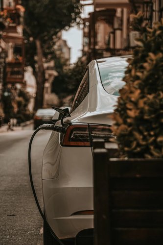 Jeep, Jeep’s 202,000-SUV Recall, China’s 70% EV Target, and What Else Moved