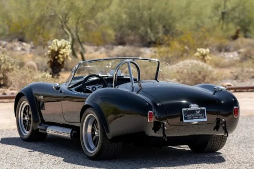 Roush-Powered Superformance MkIII Cobra Replica Draws Attention at Auction