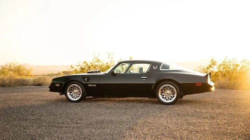 Pontiac, 1977 Pontiac Firebird Trans Am for Sale With 1,400 Miles Shown