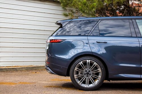 Is the 2026 Land Rover Range Rover P400 SE Worth Almost $130K? I'm Not Quite Convinced. Here's Why.