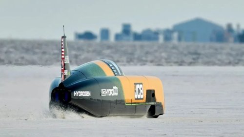 The Hydrogen Jcb Hydromax Has Broken a Bonneville Record Before Its Sanctioned Fia Attempt