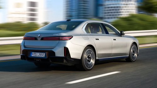 5 Flagship Sedans That Still Make SUVs Feel Ordinary