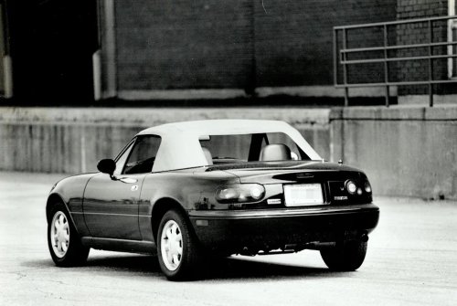 'Everything old is new again': Why collectors are seeking out classic Miatas