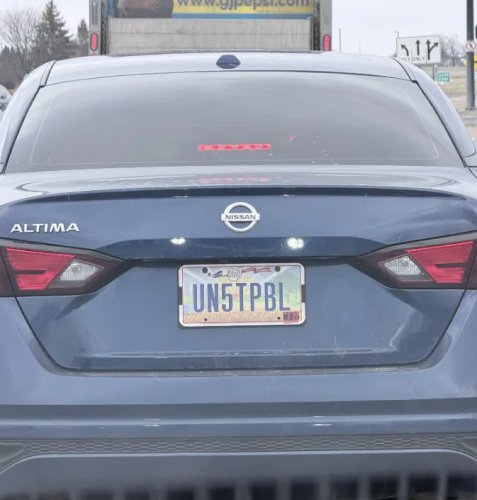 15 Photos of Nissan Altimas Being the Craziest Cars on the Road