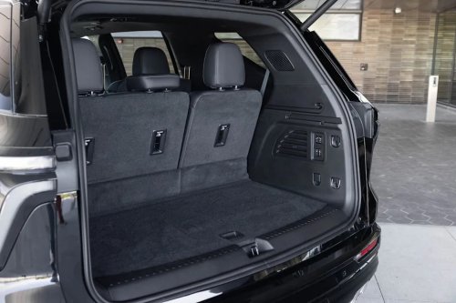 View Interior Photos of the 2027 Chevy Traverse High Country