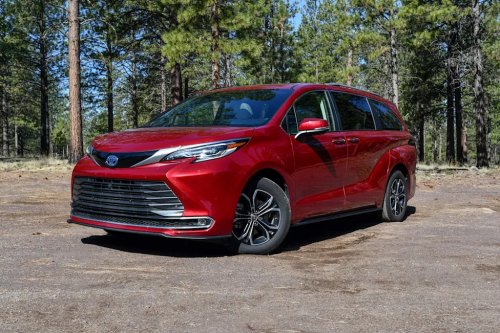 Toyota, Honda, Toyota vs. Honda: Who Makes a Better Hybrid for the Price?