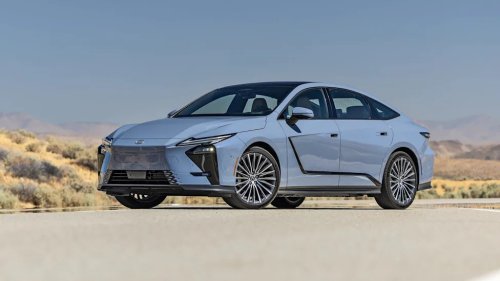 Tested: The Lexus ES350e EV Is a Commuting All-Star