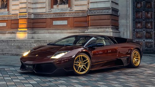 The 2010 Lamborghini Murciélago LP 670-4 SV Manual in Photos
