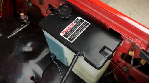 Here's How To Drain Your Car's Windshield Wiper Fluid