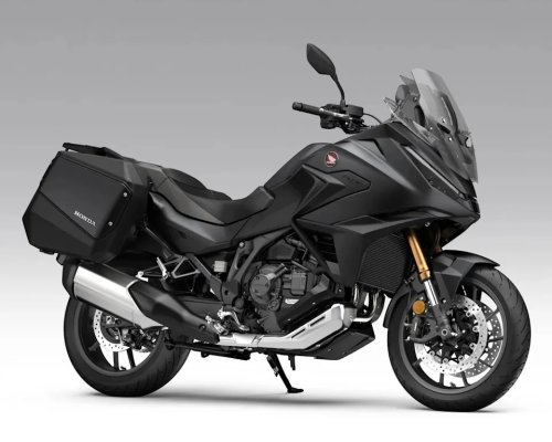 Honda, Touring, Honda’s Most Approachable, Affordable Touring Bike Gets a Nearly Blacked-Out Uplift and More