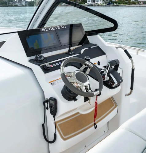 Beneteau Flyer 30 Takes Off