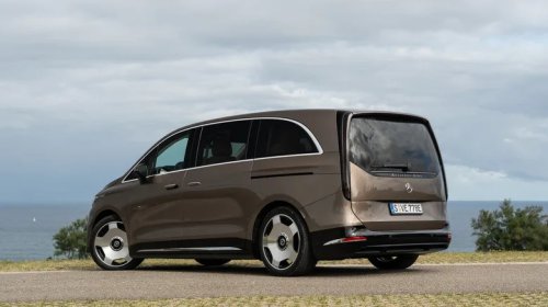 2028 Mercedes-Benz VLE First Drive: Your 8K Living Room On Wheels Has Arrived