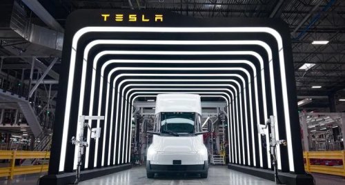 Tesla's Semi Has the Range. The Chargers Are the Problem