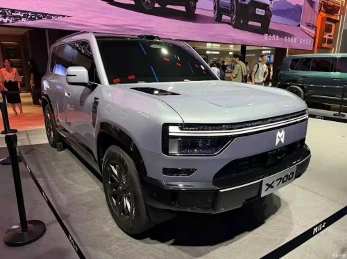 China Is Building Land Cruiser and Defender Lookalikes With Insane Specs