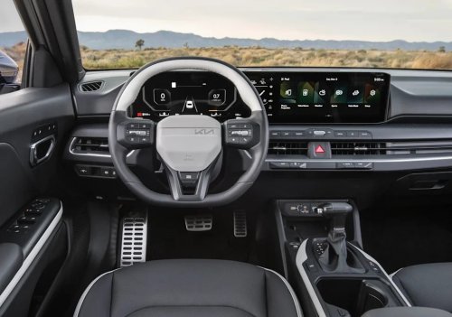 Kia, Kia K4, Hyundai, Hyundai Elantra, Kia K4 Vs. Hyundai Elantra Sales: The Older Car Is Winning