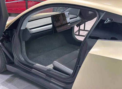 The Feds Might Let Robotaxis Roam The Streets Without Brake Pedals And Steering Wheels