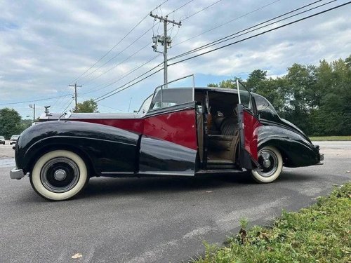 1951 Rolls-Royce Silver Wraith Offers Rare Link to Medical and Royal History at Lucky Collector Car Auctions