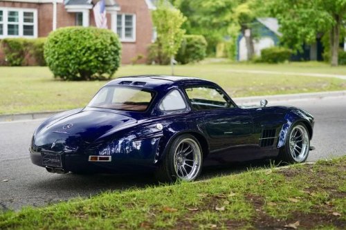 Signature Autosports' 300 SL Gullwing Is Really Just A Chrysler