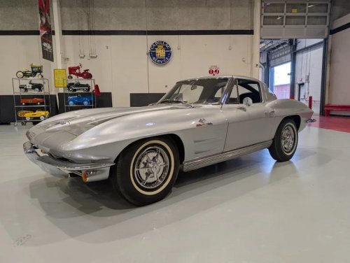 Chevrolet, Chevrolet Corvette, 1963 Chevrolet Corvette Split-Window Coupe Crosses the Block at GAA